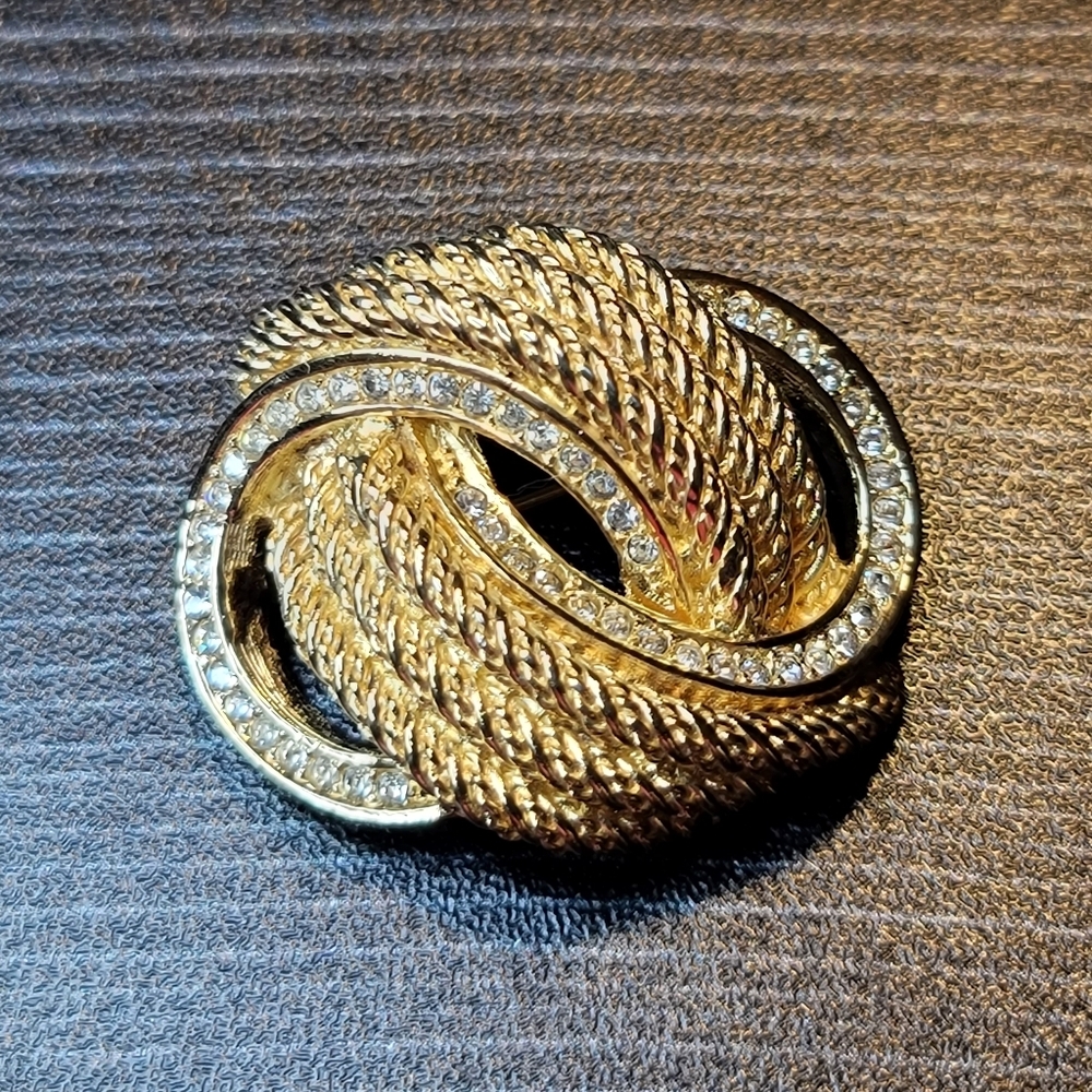 Vintage Christian Dior Large Gold Tone & Rhinestone Knot Braid Pin Brooch Signed